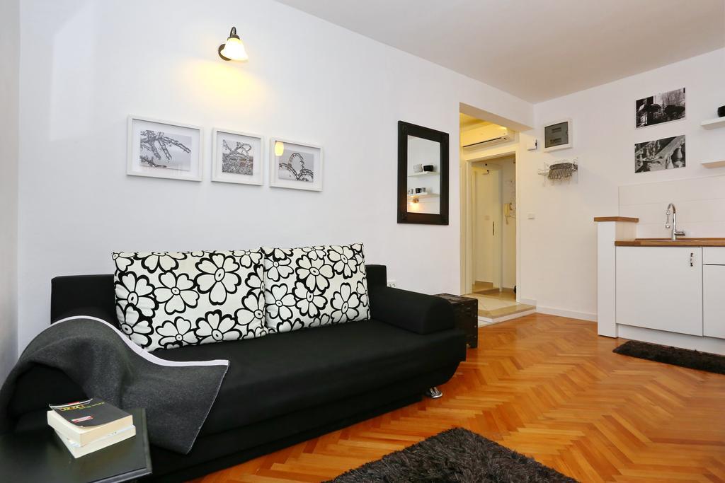 Apartment Center *