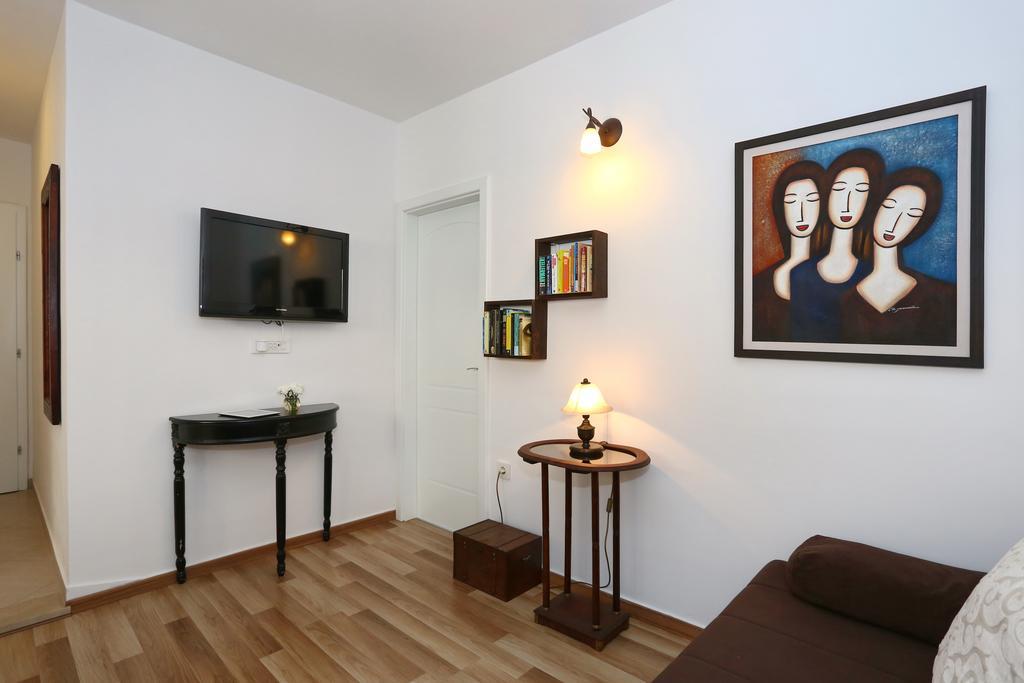 Apartment Center *